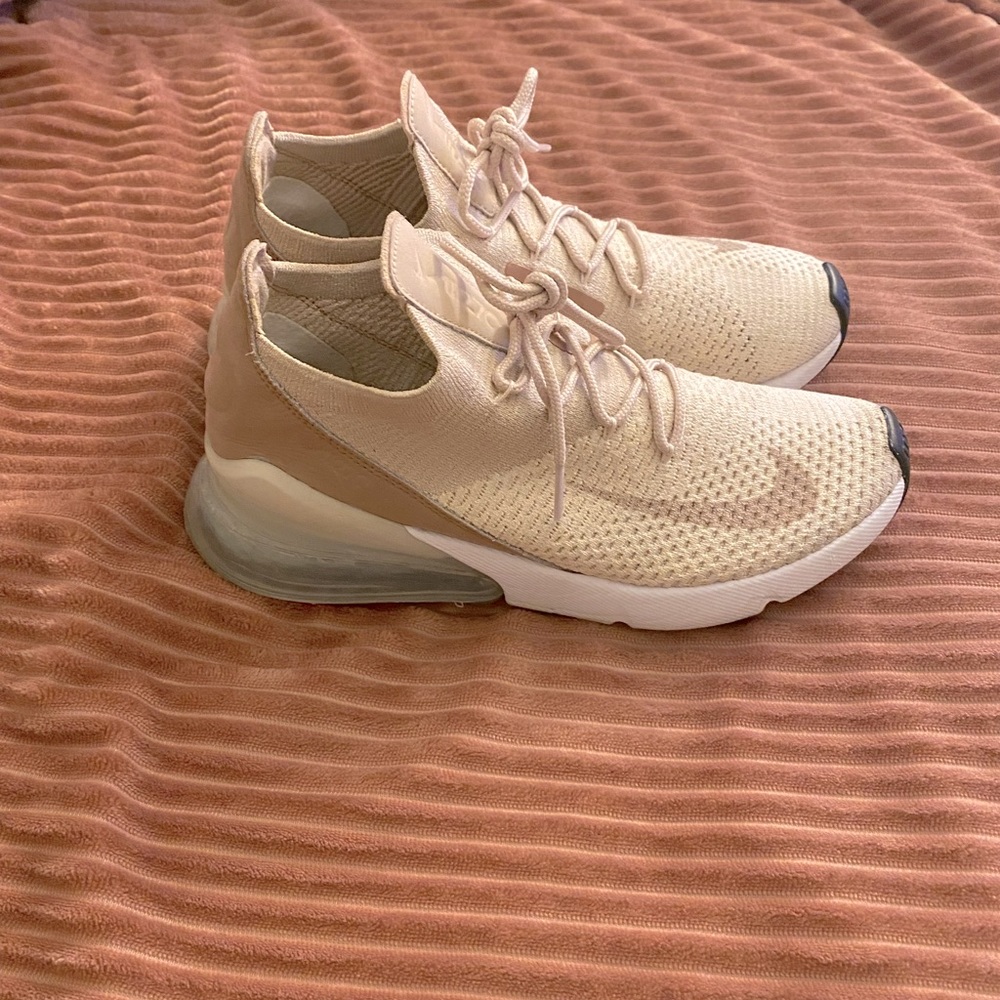 Nike AirMax 270 — size 7.5
